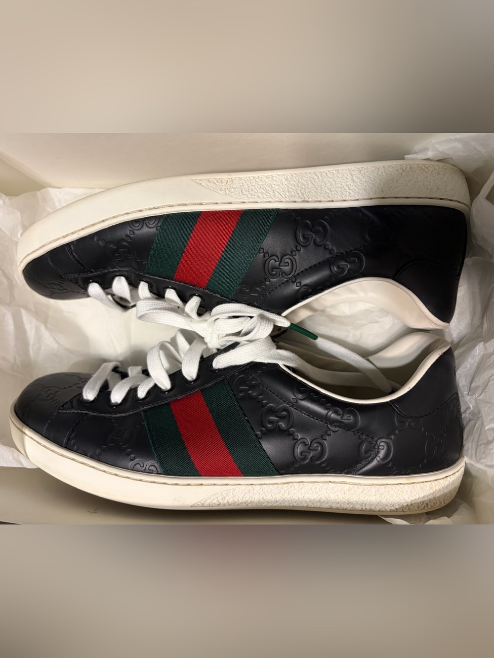 AUTHENTIC “GUCCI “ Leather Sneakers with Red-Green Web Stripe😍